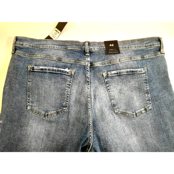 Nova Mens Distressed Ripped Jeans 42 X 32 Rose Embroidered RARE NWT 1085 - Picture 12 of 16